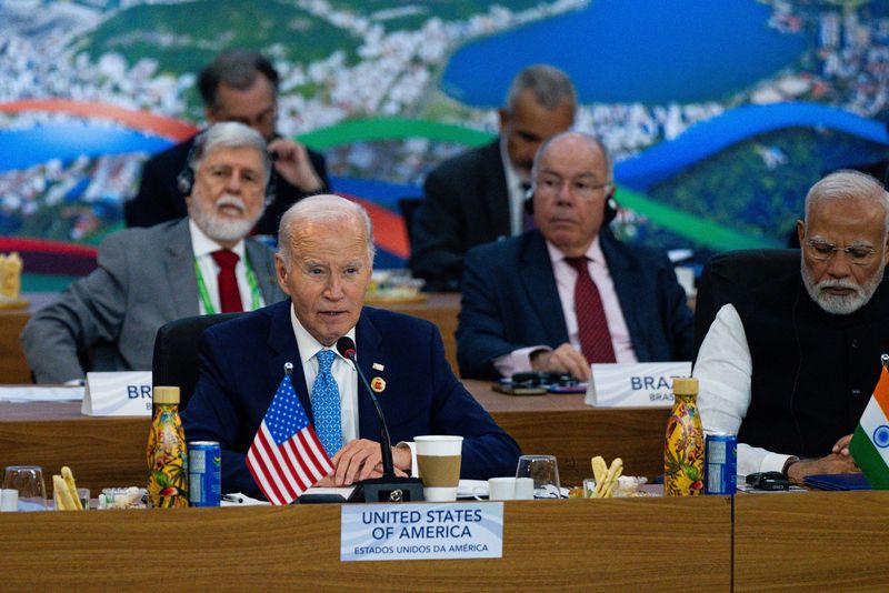 © Reuters. Biden participa de reunião do G20 no Rio de Janeiro
18/11/2024
Eric Lee/Pool via REUTERS