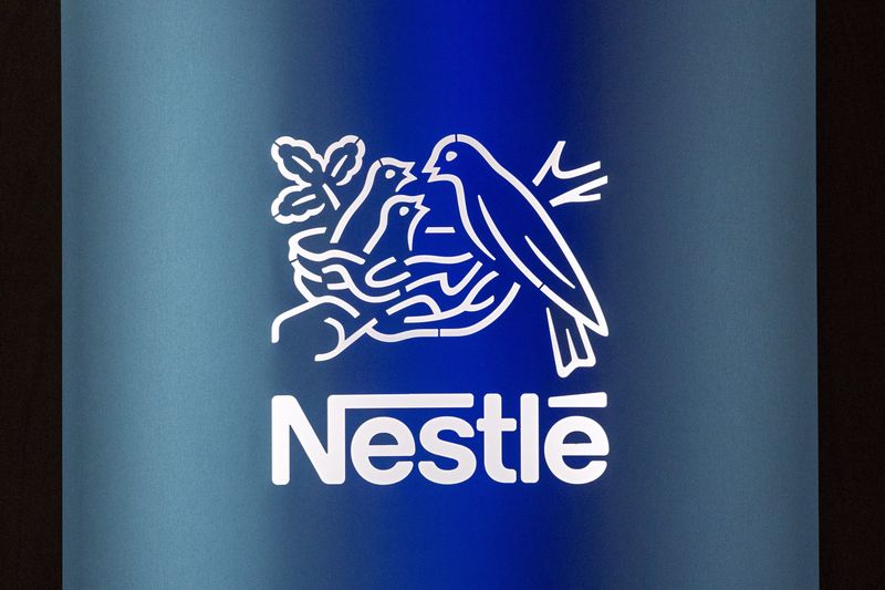 © Reuters. FILE PHOTO: A view of the logo during the Annual General Meeting of Nestle in Ecublens near Lausanne, Switzerland, April 18, 2024. REUTERS/Denis Balibouse/File Photo