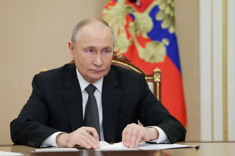 &copy; Reuters. FILE PHOTO: Russian President Vladimir Putin takes part in the ceremony to launch Chukotka nuclear-powered icebreaker via video link, at the Kremlin, in Moscow, Russia November 6, 2024. Sputnik/Vyacheslav Prokofyev/Pool via REUTERS/File Photo