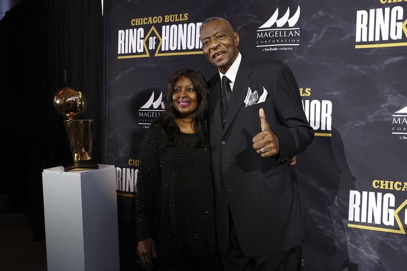 &copy; Reuters. Jan 11, 2024; Chicago, IL, USA; Bob Love attends inaugural Ring of Honor gala at United Center. Mandatory Credit: Kamil Krzaczynski-USA TODAY Sports/File Photo