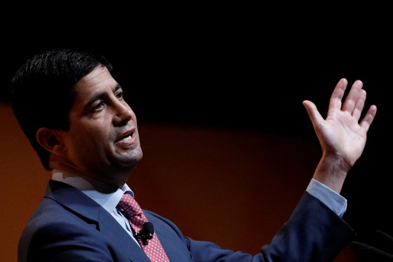 &copy; Reuters. FILE PHOTO: Kevin Warsh, Fellow in Economics at the Hoover Institution and lecturer at the Stanford Graduate School of Business, speaks during the Sohn Investment Conference in New York City, U.S., May 8, 2017. REUTERS/Brendan McDermid/File Photo