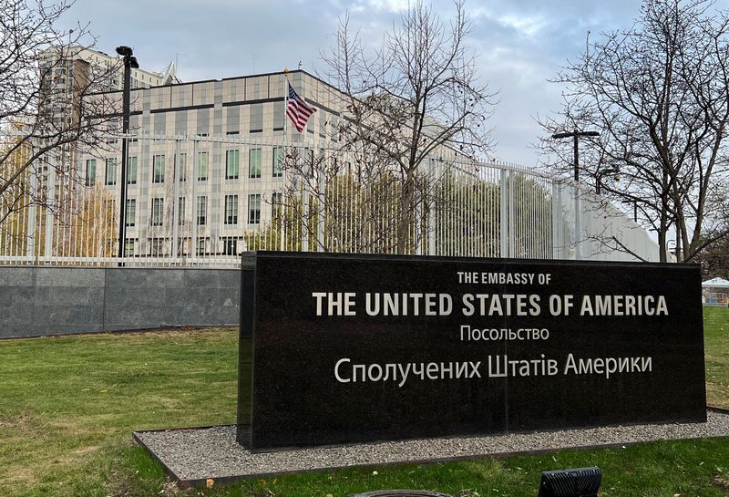 © Reuters. A view shows the U.S. embassy, amid Russia's attack on Ukraine, in Kyiv, Ukraine November 20, 2024. REUTERS/Sergiy Karazy