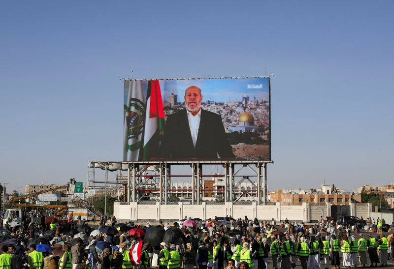 No hostages-for-prisoners swap deal with Israel unless Gaza war ends By Reuters