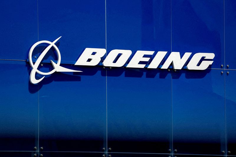 © Reuters. FILE PHOTO: A Boeing logo is seen at the 54th International Paris Airshow at Le Bourget Airport near Paris, France, June 18, 2023. REUTERS/Benoit Tessier/File Photo