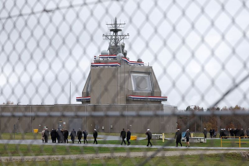 &copy; Reuters. FILE PHOTO: Delegates visit the deck house of the American ballistic missile defence base to be integrated into the "Aegis Ashore" missile defense system, on the day of its inauguration in Redzikowo, Poland, November 13, 2024. REUTERS/Kacper Pempel/File P