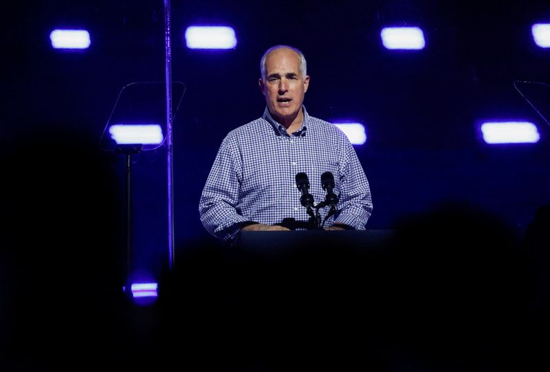 &copy; Reuters. FILE PHOTO: U.S. Senator Bob Casey Jr. (D-PA) speaks during a campaign rally for Democratic presidential nominee U.S. Vice President Kamala Harris in Philadelphia, Pennsylvania, U.S., November 4, 2024. REUTERS/Rachel Wisniewski/File Photo