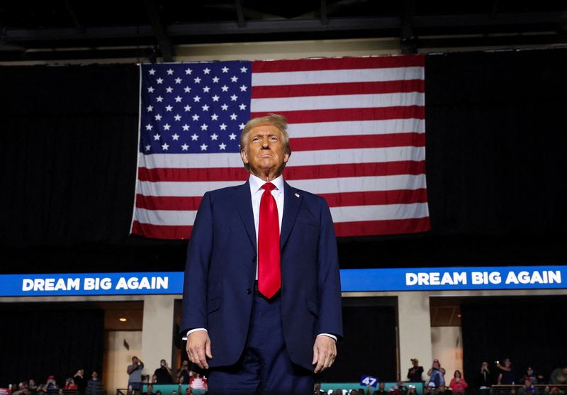 &copy; Reuters. FILE PHOTO: President-elect Donald Trump attends a campaign event, in Allentown, Pennsylvania, U.S., October 29, 2024. REUTERS/Brendan McDermid/File Photo