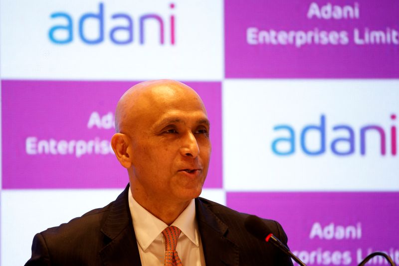 © Reuters. Adani Group CFO Jugeshinder Singh speaks during a press conference in Ahmedabad, India, August 29, 2024. REUTERS/Amit Dave/File Photo