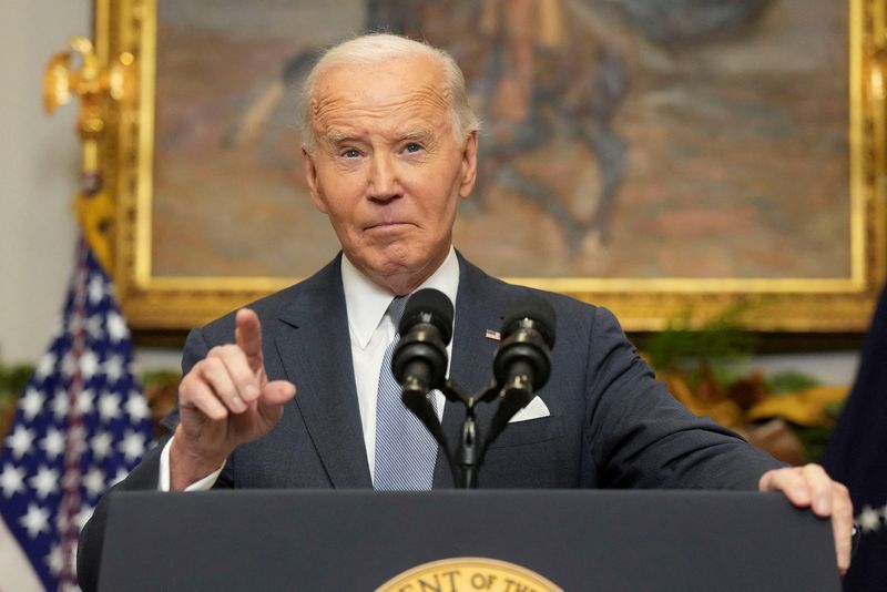 © Reuters. U.S. President Joe Biden speaks after Syrian rebels announced that they have ousted Syria's Bashar al-Assad, at the White House, in Washington, U.S., December 8, 2024. REUTERS/Ken Cedeno