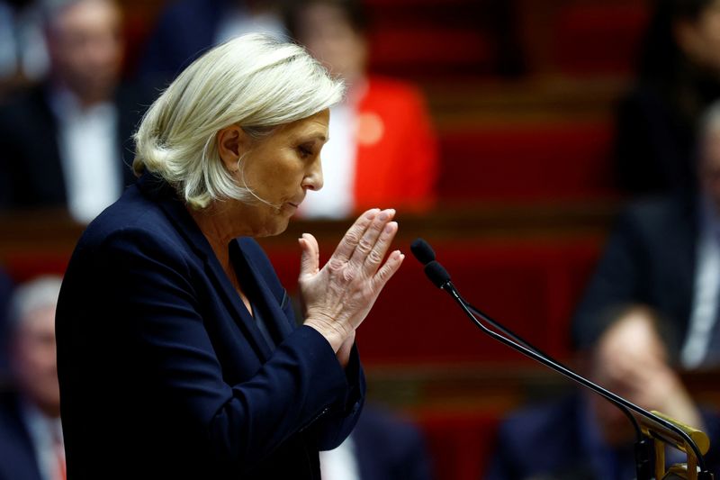 &copy; Reuters. Marine Le Pen discursa no Parlamento, em Paris, na Françan04/12/2024nREUTERS/Sarah Meyssonnier