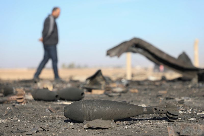 &copy; Reuters. Danos na área do Aeroporto Internacional de Qamishli, na Sírian 10/12/2024   REUTERS/Orhan Qereman