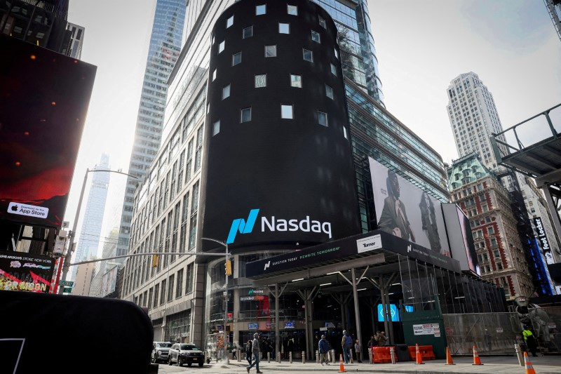 &copy; Reuters. FILE PHOTO: FILE PHOTO: The Nasdaq Market site is seen outside the Nasdaq Market site in New York City, U.S., March 26, 2024.  REUTERS/Brendan McDermid/File Photo/File Photo