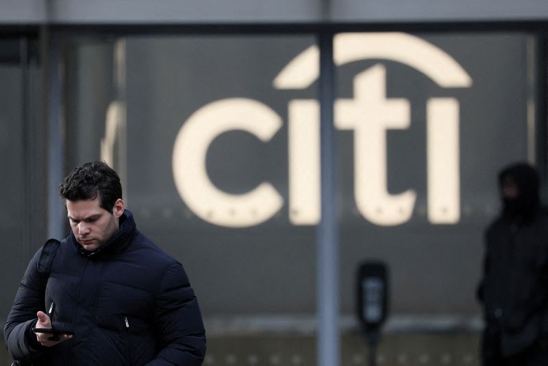 &copy; Reuters. FILE PHOTO: A worker exits the Citi Headquarters in New York, U.S., January 22, 2024.  REUTERS/Brendan McDermid/File Photo