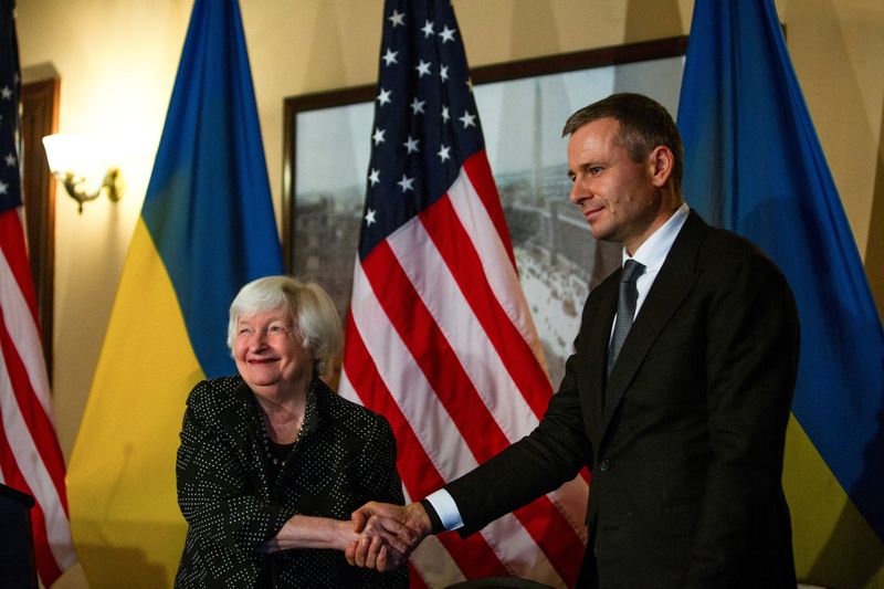 © Reuters. FILE PHOTO: US Treasury Secretary Janet Yellen holds a bilateral meeting with Ukrainian Finance Minister Sergei Marchenko on the sidelines of the annual meetings of the International Monetary Fund and World Bank, at the Treasury Department in Washington, US, October 23, 2024. REUTERS/Kaylee Greenlee Bell/File Photo