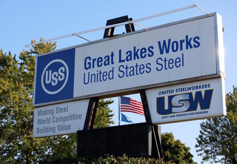 © Reuters. FILE PHOTO: A United Steelworkers sign is seen outside the Great Lakes Works U.S. steel plant in River Rouge, Michigan, U.S., September 16, 2024. REUTERS/Rebecca Cook/File Photo