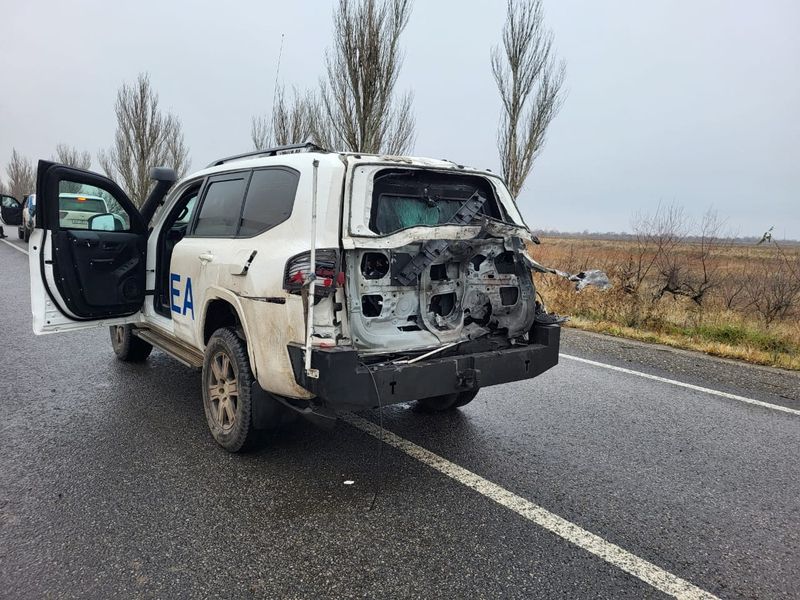 &copy; Reuters. A view shows an official vehicle of the International Atomic Energy Agency (IAEA) damaged by a drone strike on a road in Zaporizhzhia region, amid Russia's ongoing attack, in Ukraine, December 10, 2024. Ukraine's President Volodymyr Zelenskiy via X/Handou