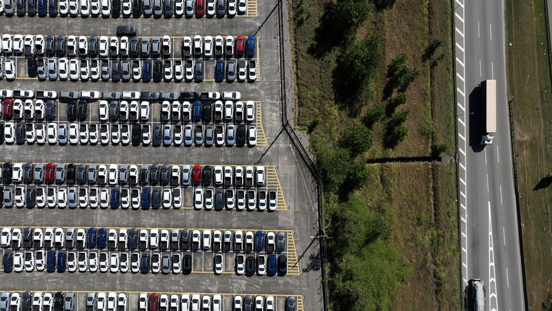 &copy; Reuters. Carros da Volkswagen são vistos no pátio da montadora em São Bernardo do Campo n28/06/2023nREUTERS/Leonardo Benassatto