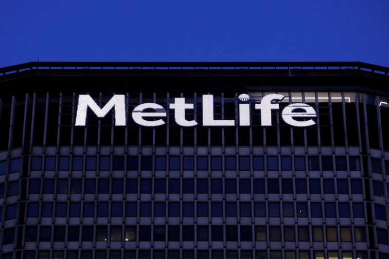 &copy; Reuters. FILE PHOTO: Signage is seen on the MetLife Inc building in Manhattan, New York, U.S., December 7, 2021. REUTERS/Andrew Kelly//File Photo