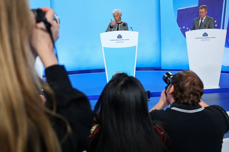 © Reuters. European Central Bank (ECB) President Christine Lagarde addresses the media following the Governing Council's monetary policy meeting at the ECB headquarters in Frankfurt, Germany, December 12, 2024.  REUTERS/Kai Pfaffenbach