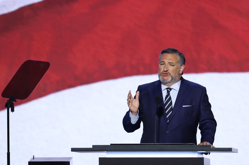 &copy; Reuters. FILE PHOTO: Senator Ted Cruz (R-TX) gestures as he speaks on Day 2 of the Republican National Convention (RNC), at the Fiserv Forum in Milwaukee, Wisconsin, U.S., July 16, 2024. REUTERS/Mike Segar/File Photo