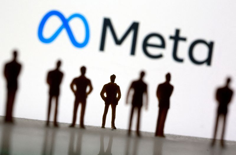 &copy; Reuters. FILE PHOTO: Small toy figures are seen in front of Meta's logo in this illustration taken, October 28, 2021. REUTERS/Dado Ruvic/Illustration//File Photo