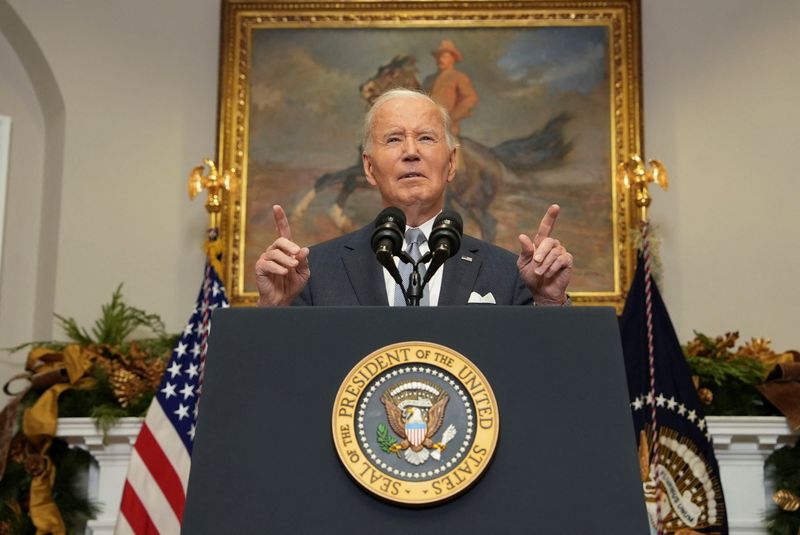 © Reuters. U.S. President Joe Biden speaks after Syrian rebels announced that they have ousted Syria's Bashar al-Assad, at the White House, in Washington, U.S., December 8, 2024. REUTERS/Ken Cedeno/File Photo