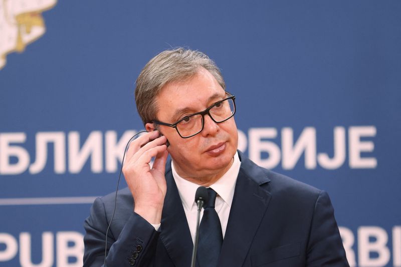 © Reuters. FILE PHOTO: Serbia's President Aleksandar Vucic looks on during a press conference in Belgrade, Serbia, November 6, 2024. REUTERS/Zorana Jevtic/File Photo