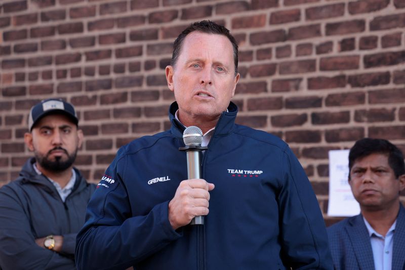 © Reuters. FILE PHOTO: Richard Grenell, a top advisor to former U.S. President Donald Trump and former Acting Director of National Intelligence, speaks to the attendees of a Muslims and Bangladeshi Americans for Trump  outreach event in Hamtramck, Michigan, U.S. November 2, 2024.  REUTERS/Rebecca Cook/File Photo