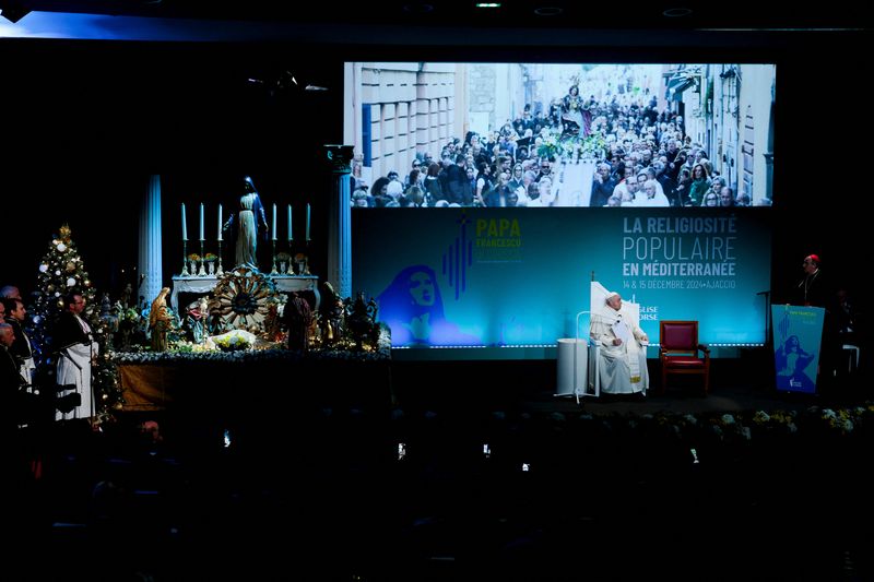 &copy; Reuters. Pope Francis, Palais des Congres et d'Exposition d'Ajaccio, Corsica, December 15, 2024. REUTERS/Remo Casilli