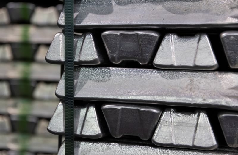 © Reuters. Aluminium blocks are seen in Wagner Automotiv industry in Gradacac, Bosnia and Herzegovina February 8, 2022. REUTERS/Dado Ruvic/Illustration/File Photo