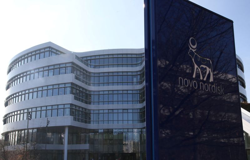 © Reuters. FILE PHOTO: A view shows the Novo Nordisk sign outside their office in Bagsvaerd, on the outskirts of Copenhagen, Denmark, March 8, 2024. REUTERS/Tom Little/File Photo