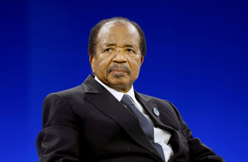 © Reuters. FILE PHOTO: Cameroon President Paul Biya attends the Paris Peace Forum, France, November 12, 2019. REUTERS/Charles Platiau/File Photo