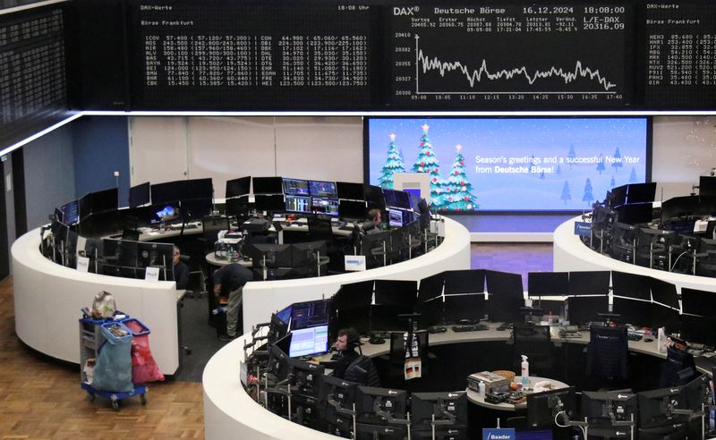 &copy; Reuters. FILE PHOTO: The German share price index DAX graph is pictured at the stock exchange in Frankfurt, Germany, December 16, 2024.    REUTERS/Staff/File Photo