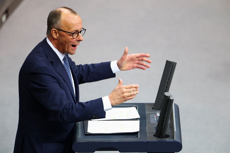 &copy; Reuters. German Christian Democratic Union (CDU) opposition leader Friedrich Merz speaks on the day of a confidence vote called by German Chancellor Olaf Scholz to pave way for snap election, at lower house of parliament Bundestag in Berlin, Germany, December 16, 