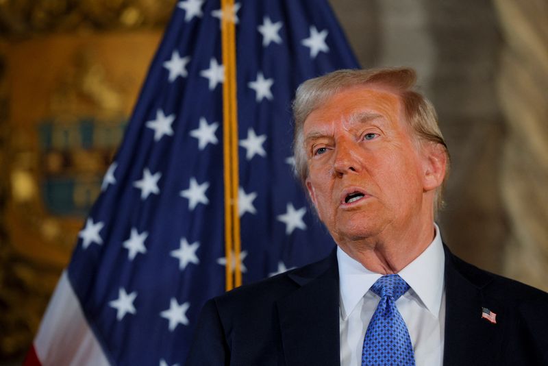 &copy; Reuters. FILE PHOTO: U.S. President-elect Donald Trump delivers remarks at Mar-a-Lago in Palm Beach, Florida, U.S., December 16, 2024. REUTERS/Brian Snyder/File Photo