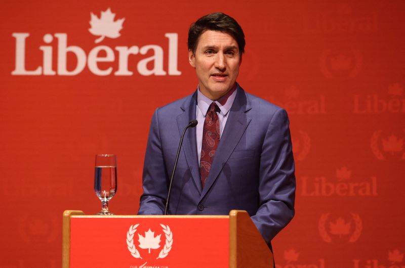 © Reuters. Canada's Prime Minister Justin Trudeau speaks at the Laurier Club holiday party in Gatineau, Quebec, Canada, December 16, 2024.  REUTERS/Patrick Doyle/File Photo