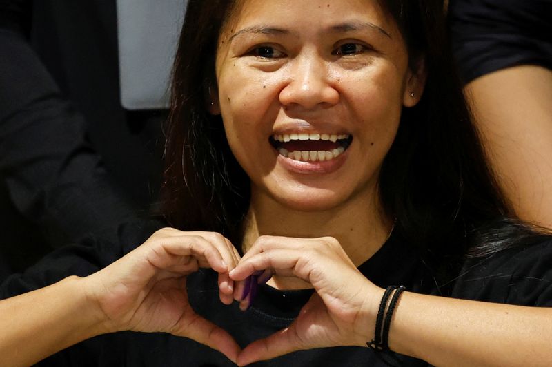 &copy; Reuters. Prisioneira filipina condenada à morte Mary Jane Veloso durante coletiva de imprensa antes de sua repatriação da Idonésia para as Filipinas, em Jacartan17/12/2024 REUTERS/Ajeng Dinar Ulfiana/Arquivo