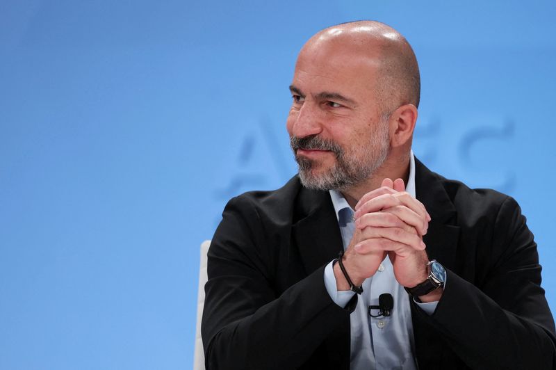 &copy; Reuters. Dara Khosrowshahi, CEO of Uber, attends the Asia-Pacific Economic Cooperation (APEC) CEO Summit in San Francisco, California, U.S., November 15, 2023. REUTERS/Carlos Barria/File Photo