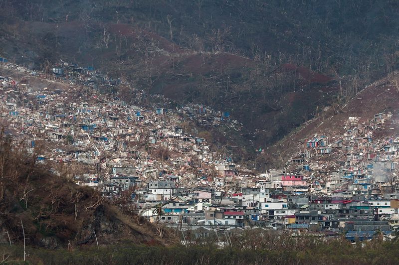 © Reuters. A general view of Kaweni, in the aftermath of Cyclone Chido, in Mayotte, France, December 18, 2024. REUTERS/Gonzalo Fuentes