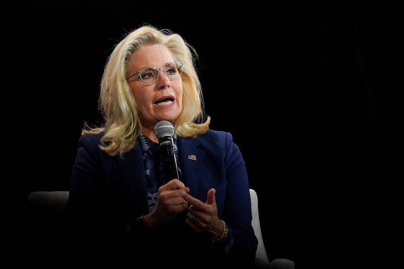 &copy; Reuters. Former U.S. Rep. Liz Cheney (R-WY) speaks during a conversation with Democratic presidential nominee U.S. Vice President Kamala Harris moderated by Charlie Sykes in Brookfield, Wisconsin, U.S., October 21, 2024. REUTERS/Kevin Lamarque