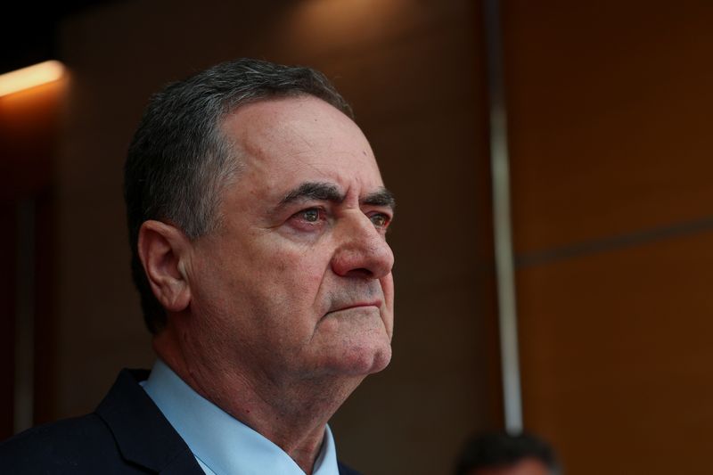 © Reuters. FILE PHOTO: Israeli Foreign Minister Israel Katz waits for his British and French counterparts before a meeting, amid the conflict between Israel and Hamas, in Jerusalem August 16, 2024. REUTERS/Florion Goga/File Photo