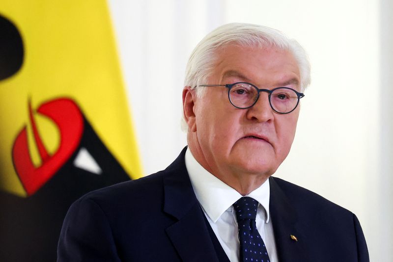 &copy; Reuters. Il presidente tedesco Frank-Walter Steinmeier rilascia una dichiarazione a palazzo Bellevue, a Berlino, 7 novembre 2024. REUTERS/Lisi Niesner