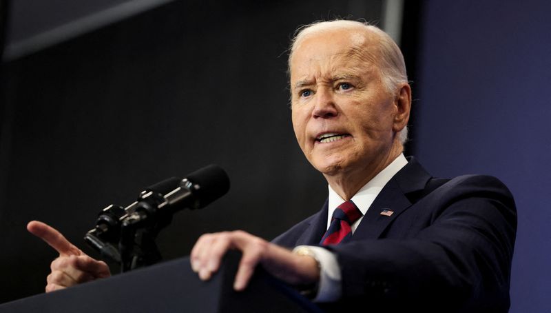 © Reuters. FILE PHOTO: U.S. President Joe Biden delivers a speech on the economy at the Brookings Institution in Washington, DC, U.S., December 10, 2024. REUTERS/Kevin Lamarque/File Photo