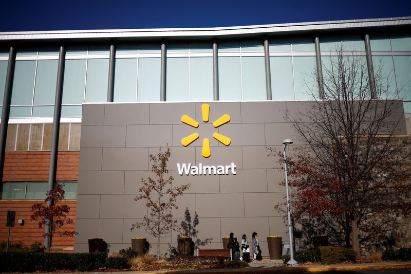 © Reuters. FILE PHOTO: A view of a Walmart store in Vienna, Virginia, U.S. November 26, 2024. REUTERS/Benoit Tessier/File Photo