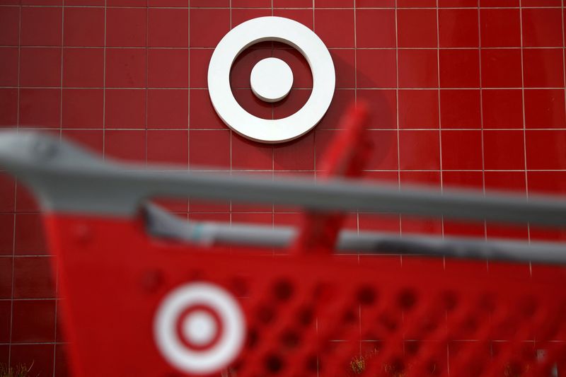  A Target shopping cart is seen in front of a store logo in Azusa, California U.S. November 16, 2017. REUTERS/Lucy Nicholson/File Photo