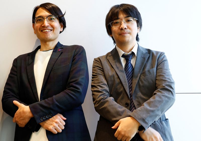 © Reuters. Comedian-turned-investor Toshiya Imura and  former Goldman Sachs analyst Keizo Takeiri pose prior to an interview with Reuters in Tokyo, Japan December 3, 2024. REUTERS/Kim Kyung-Hoon