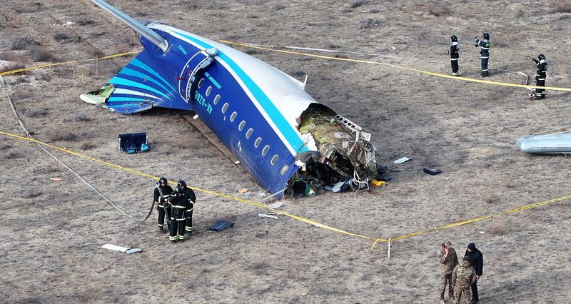 © Reuters. Crash site of an Azerbaijan Airlines plane near Aktau, Kazakhstan, December 25, 2024. REUTERS/Azamat Sarsenbayev