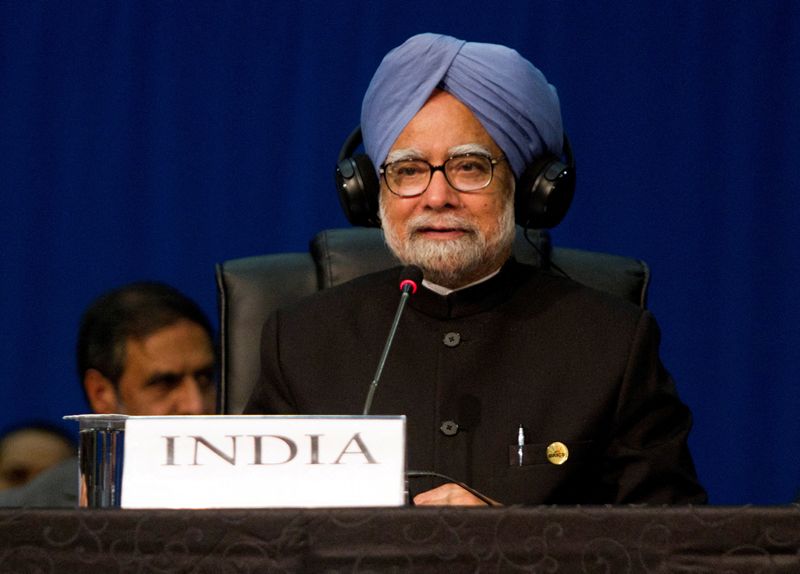 &copy; Reuters. FILE PHOTO: Indian Prime Minister Manmohan Singh makes his closing remarks during the fifth BRICS Summit in Durban, March 27, 2013. REUTERS/Rogan Ward/File Photo