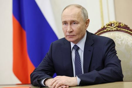 Russia's Putin apologises to Azerbaijan over 'tragic' airliner crash