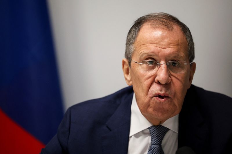 © Reuters. Russian Foreign Minister Sergey Lavrov speaks to the media as he attends the 31st Ministerial Council of the Organization for Security and Cooperation in Europe (OSCE) in Ta'Qali, Malta December 5, 2024. REUTERS /Florion Goga/file photo